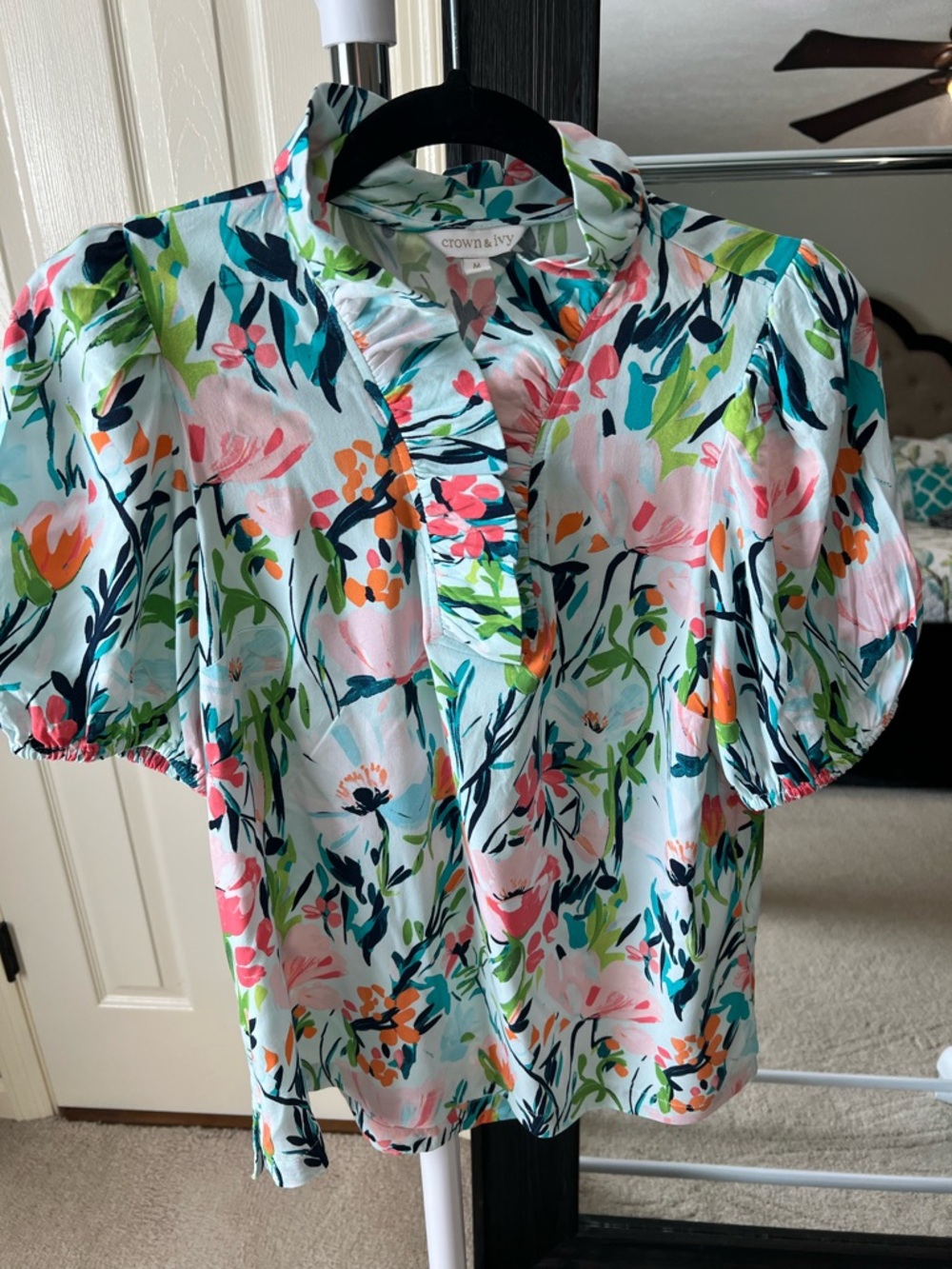 crown & ivy Floral Ruffle Neck Blouse - Teal, Coral, Navy Sz M